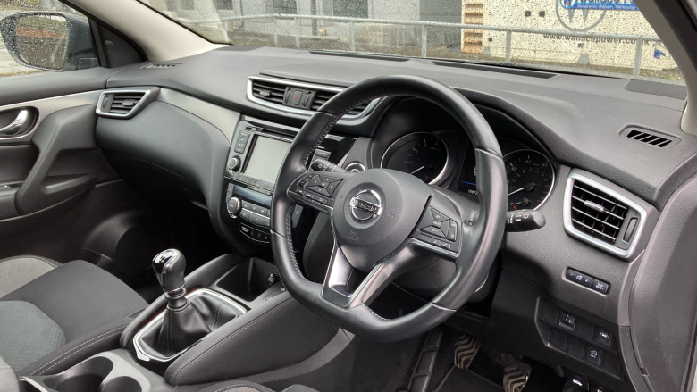 Nissan Qashqai 1.3 DiG-T 160 N-Connecta 5dr Petrol Hatchback